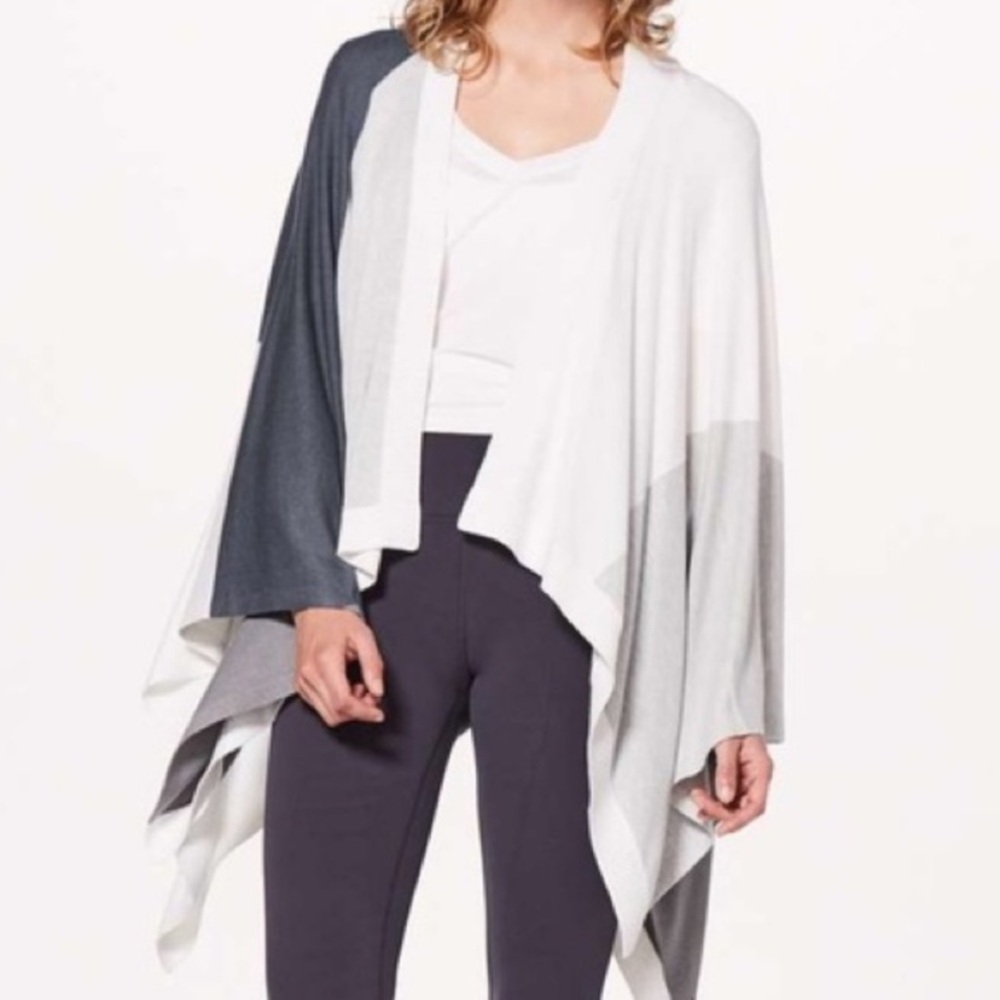 Lululemon Hatha Coloblock Wrap